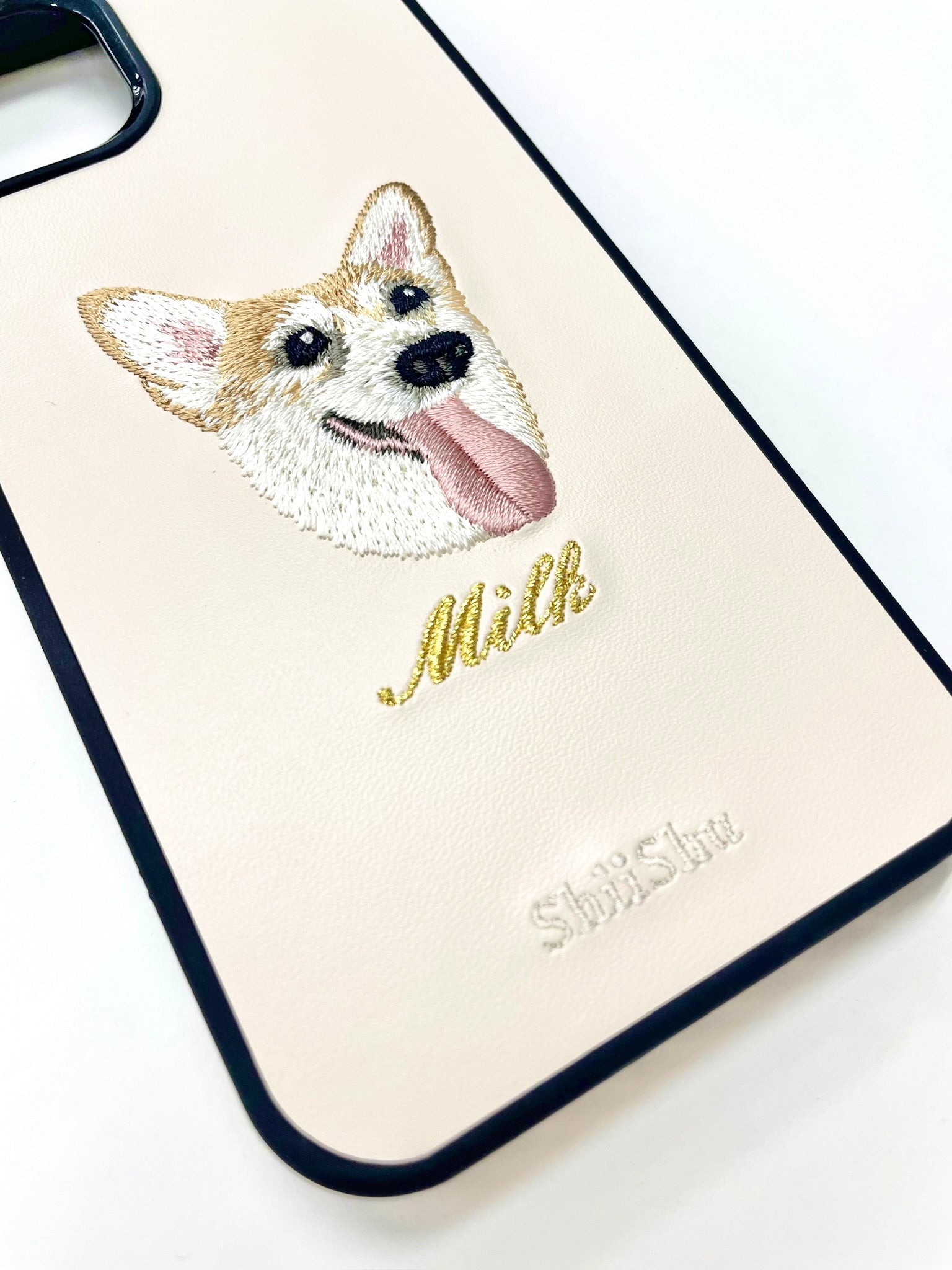＜ORDER WORK＞ Embroidered smartphone case [Corgi - realistic] ShiiShu | iPhone case, notebook style compatible