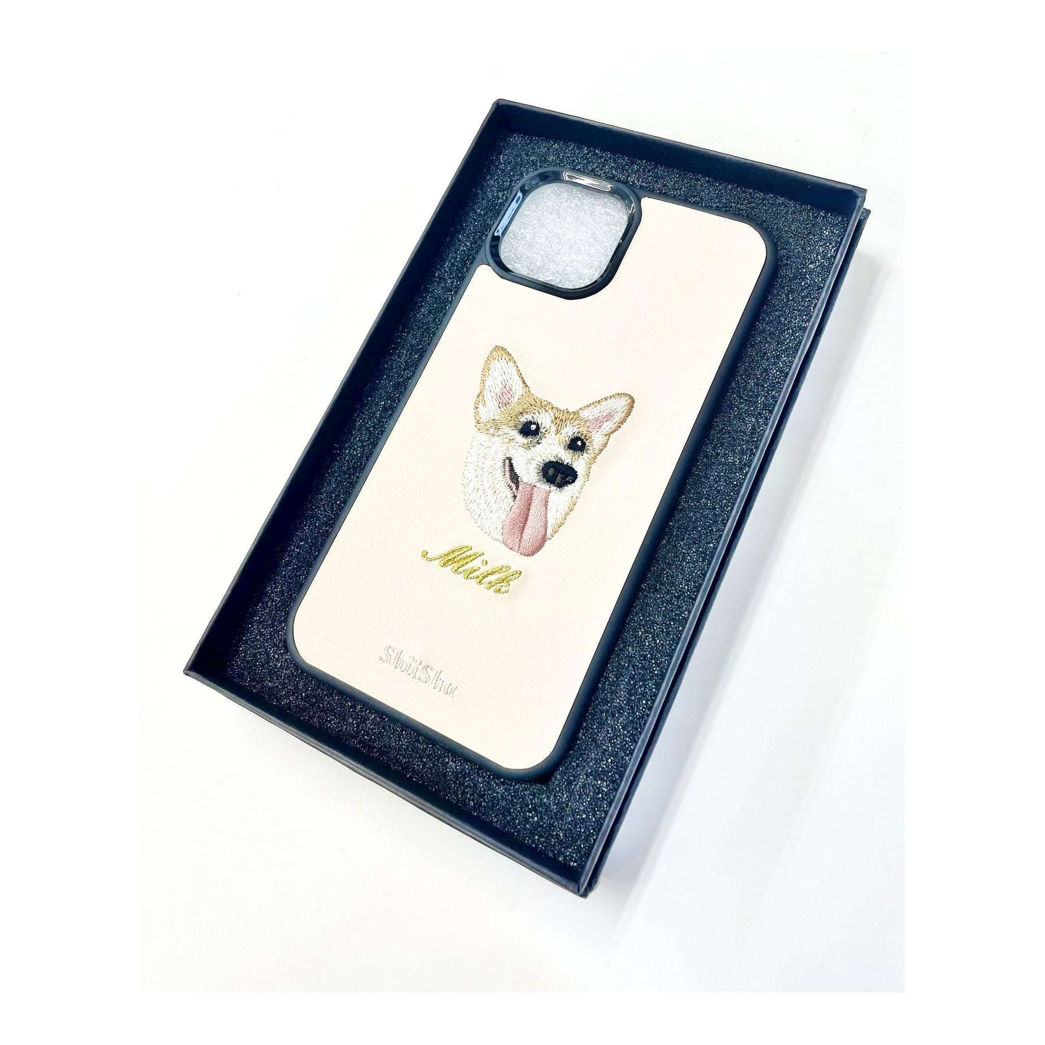 ＜ORDER WORK＞ Embroidered smartphone case [Corgi - realistic] ShiiShu | iPhone case, notebook style compatible