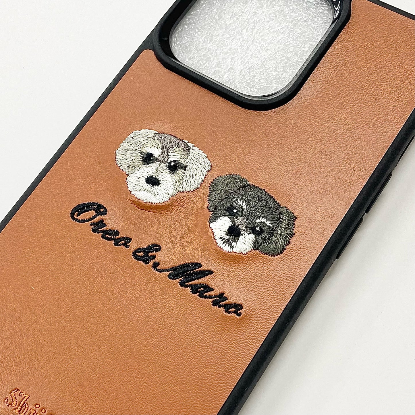 ＜ORDER作品＞刺繍スマホケース【ミニチュアシュナウザー&プードル（Oreo & Maro） - イラスト調】ShiiShu（シーシュ）｜iPhoneケース、手帳型対応