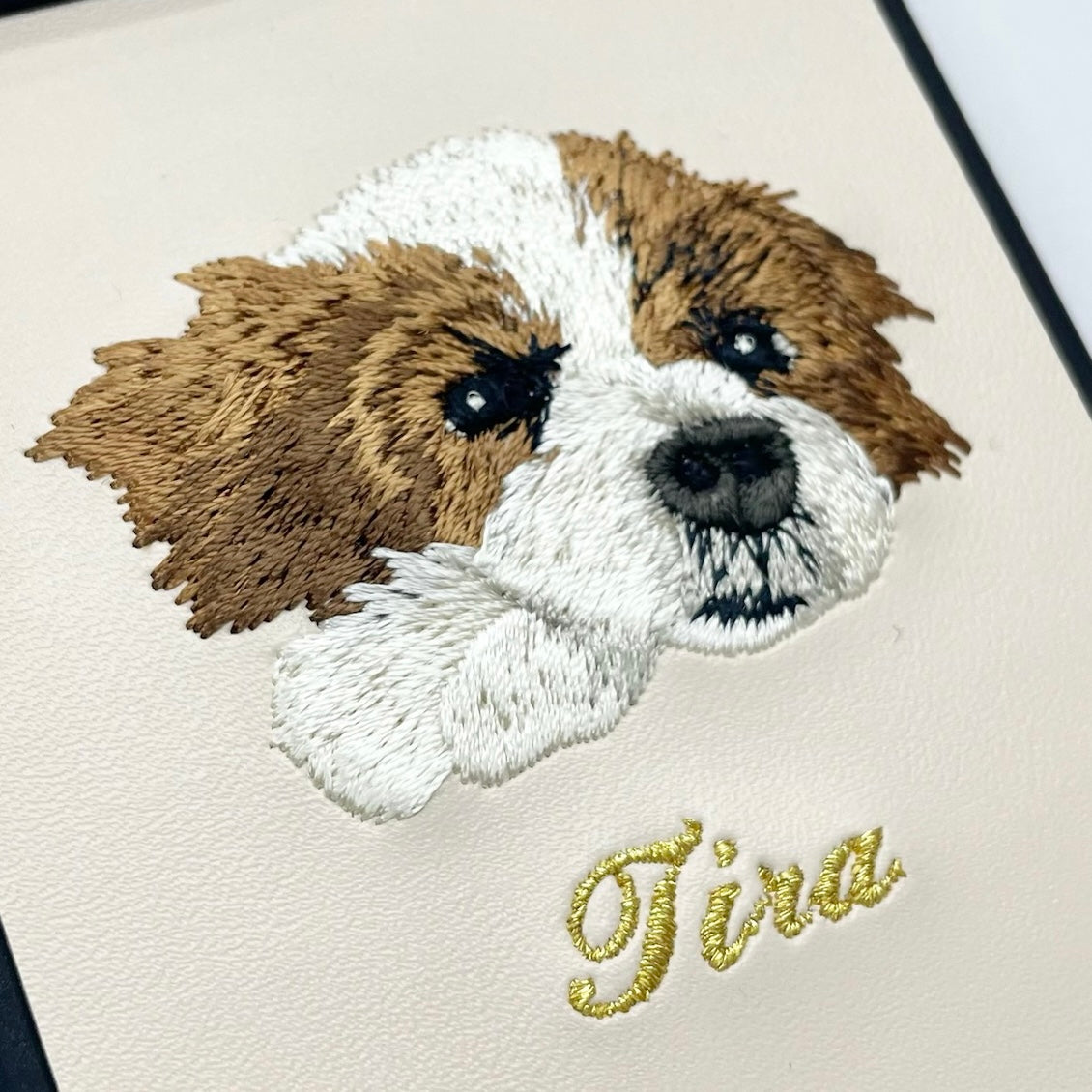 ＜ORDER作品＞刺繍スマホケース【犬（Tira） - リアル調】ShiiShu（シーシュ）｜iPhoneケース、手帳型対応