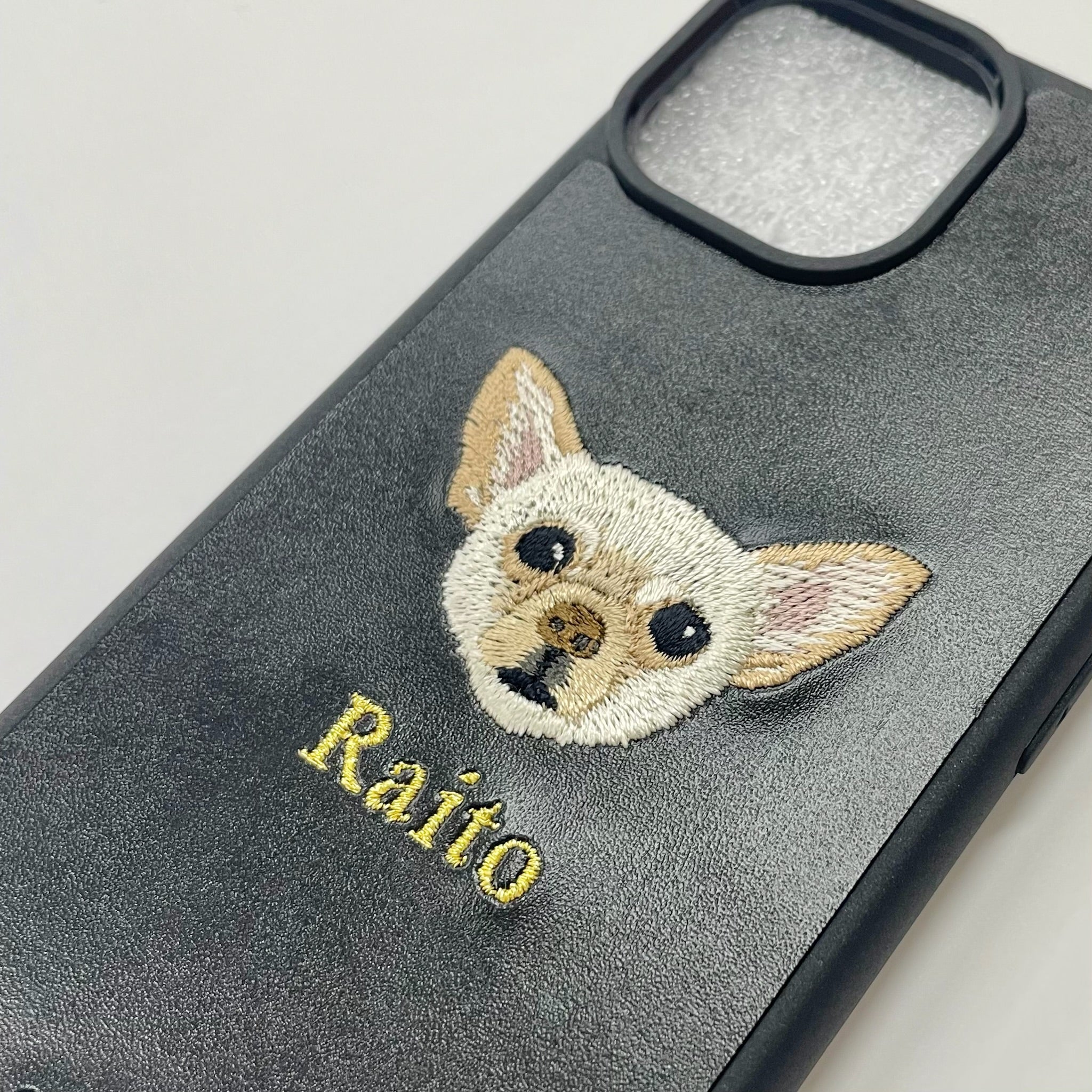 &lt;ORDER work&gt; Étui pour smartphone brodé [Chihuahua (Raito) - Style réaliste] Étui iPhone ShiiShu, compatible avec le type d'ordinateur portable