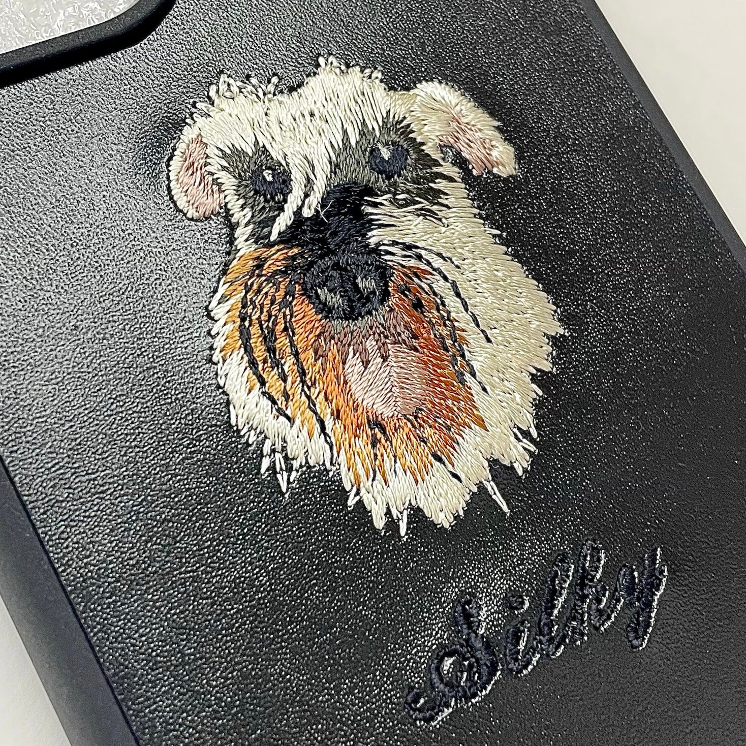 &lt;ORDER work&gt; Étui pour smartphone brodé [Schnauzer miniature (soyeux) - Style réaliste] Étui iPhone ShiiShu, compatible avec le type d'ordinateur portable