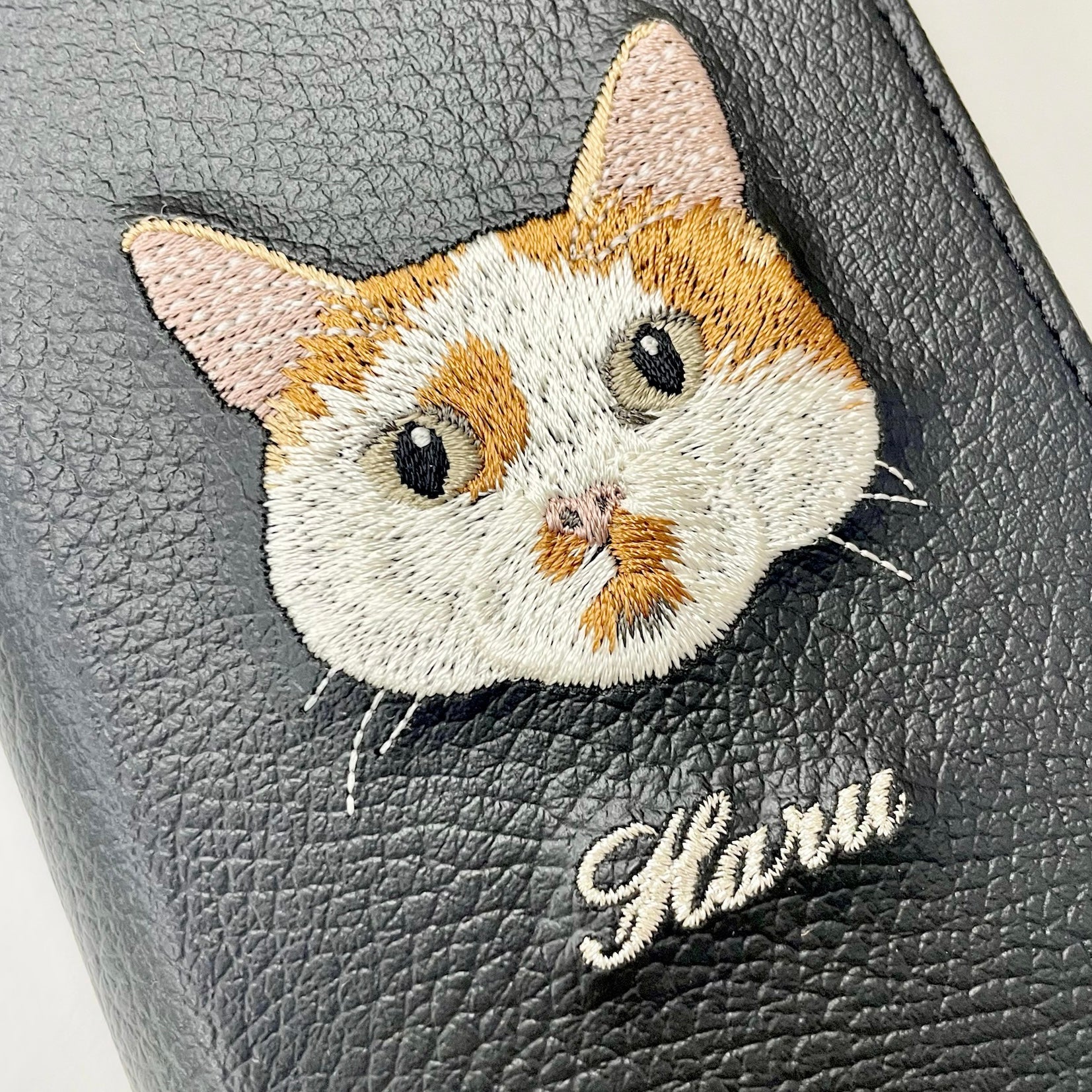 &lt;ORDER work&gt; Étui pour smartphone brodé [Chat (Haru) - Style réaliste] Étui iPhone ShiiShu, compatible avec le type d'ordinateur portable