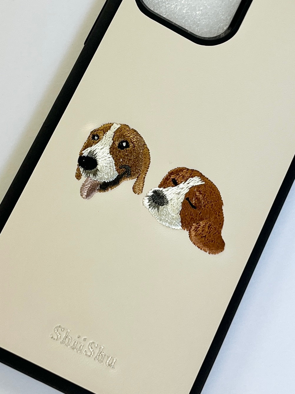 &lt;ORDER work&gt; Étui pour smartphone brodé [Beagle - style d’illustration] Étui iPhone ShiiShu, compatible type ordinateur portable