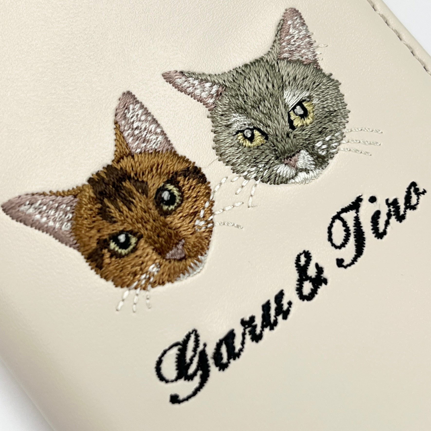 &lt;ORDER work&gt; Étui pour smartphone brodé [Somali &amp; Ragdoll (Garu &amp; Tiro) - 2 animaux de style illustration] ShiiShu |