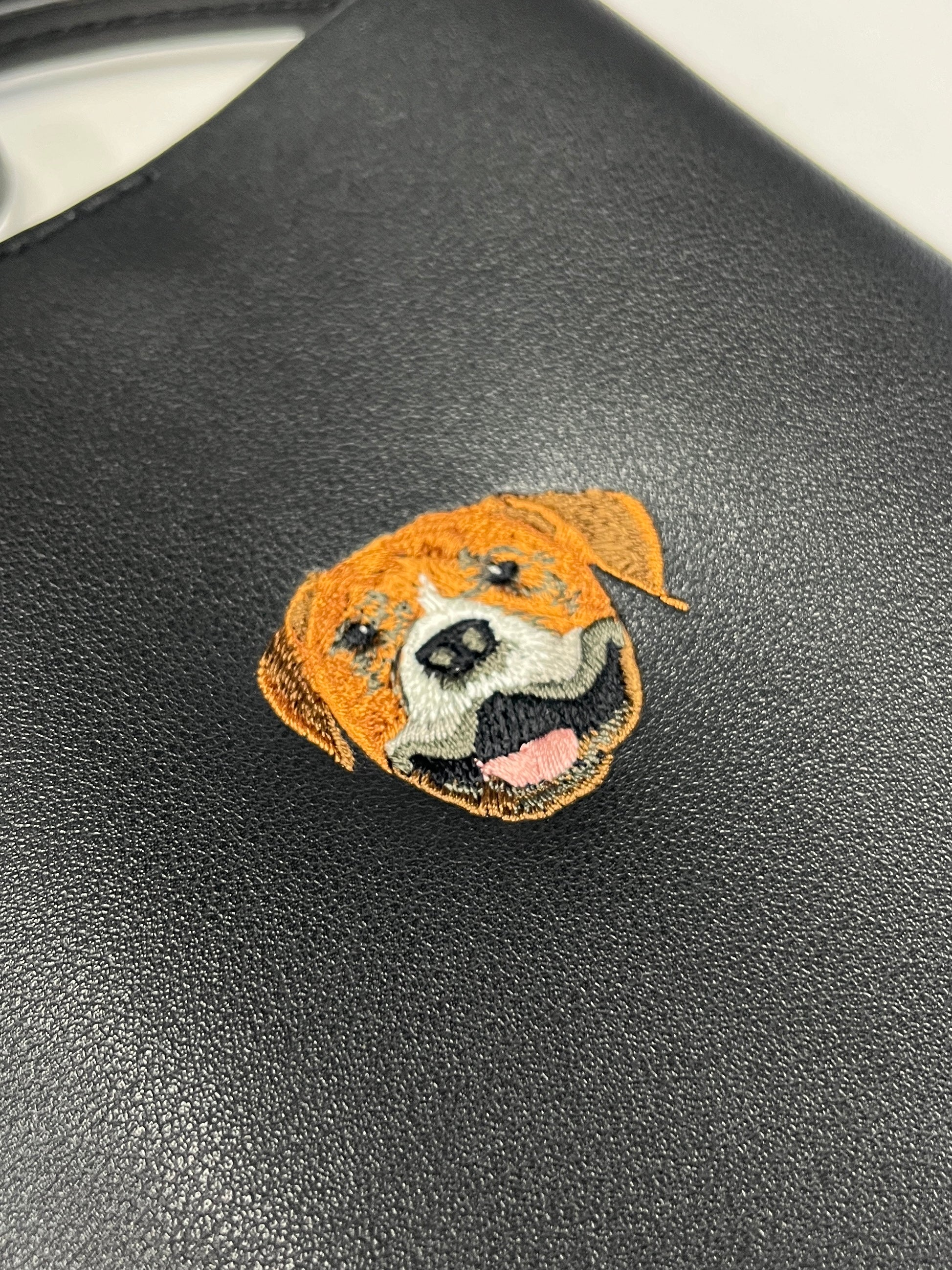 &lt;Travail de COMMANDE&gt; Pochette smartphone brodée [Pitbull - Style réaliste] ShiiShu